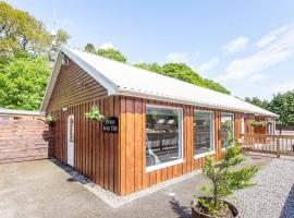 Loch Ness Highland Resort Pods, resort in Fort Augustus