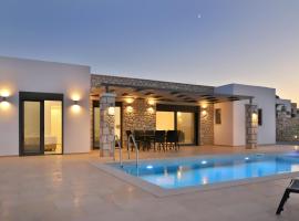 Villa Tropicana, luxury villa with pool by Sternes Properties, hotell i Sitia