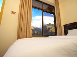 KOH E QAF HUNZA, hotel with parking in Hini