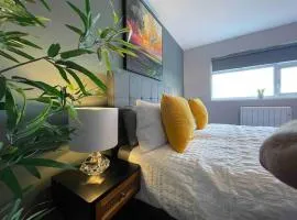 Luxury 1 bed Flat + sofa bed- Dudley