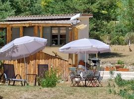 Petit studio dans la prairie, хотел в Saint-Auban