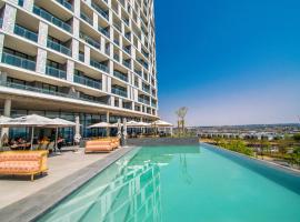 Ellipse luxury apartment waterfall, holiday rental in Midrand