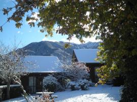 Forest Peak Motel, hotel en Hanmer Springs