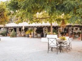 LA CUADRA, Finca a los pies de Sierra Nevada, a 10 minutos del centro, Piscina, Jardín, Barbacoa