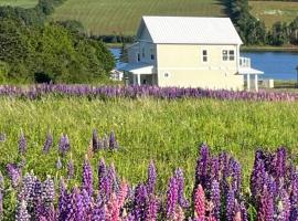 Bela Vista Getaway - PEI Tourism License #1201185, holiday home in Park Corner