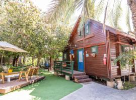 family cabin, vacation rental in Menaẖemya