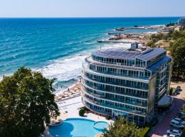 SPA Hotel Sirius Beach - FREE SPA access, chỗ nghỉ có onsen ở St. St. Constantine and Helena