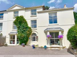 Portland House, hotel in Whitchurch