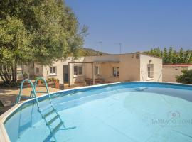 TH46 Casa con piscina 900 m de la playa Arrebassada, hotel a Tarragona