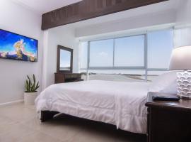 Suite 206, Riverfront, vista al río, Puerto Santa Ana, Guayaquil
