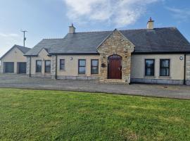 3 bedroom detached bungalow, holiday home in Dromore
