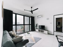 NEW Infinity Pool 3 Bedrooms 2 Carparks 197, hotel in Jelutong