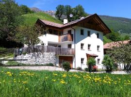 Ferienwohnungen Auhaus, hotel con estacionamiento en Martello