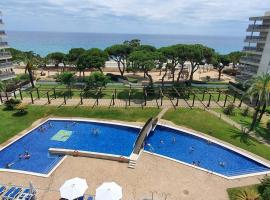 &Aacute;tico con gran terraza y vistas al mar, hotel a Blanes