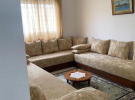 Appartement en résidence calme, Ferienunterkunft in Sidi Bouqnadel