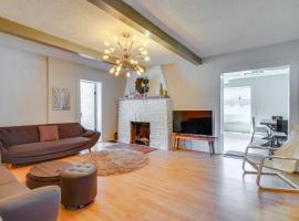 Pet-Friendly Pueblo Vacation Rental with Patio!, hotel a Pueblo