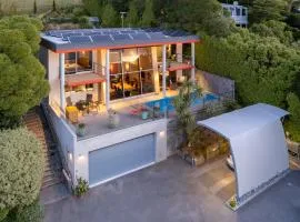 The Bolthole - Charteris Bay Holiday Home