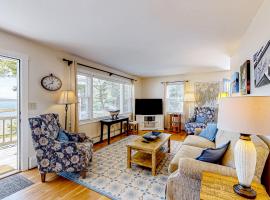 Barretts Watch Main House and Apartment, vacation rental in Boothbay