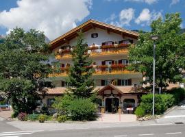 Hotel Cristallo: Vigo di Fassa'da bir otel