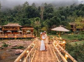 อุ่นไอมาง สะปัน, hotel com banheiras de hidromassagem em Ban Huai Ti