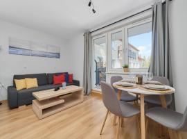 Peaceful Wrocław Apartment for 4 Guests with Balcony by Renters, apartemen di Wroclaw