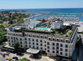 Wyndham Grand Istanbul Kalamış Marina Hotel, hotel v destinaci Istanbul