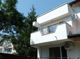 Цвят бяло, ваканционно жилище в София