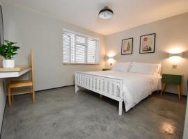 Modern Apartment Central Woodstock with Parking, departamento en Woodstock