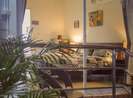 Yawee & Jo Guesthouse, holiday rental in Ban Phe