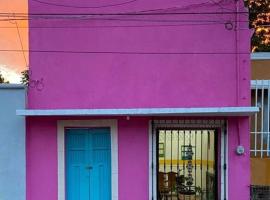 Gran casa colonial equipada en el centro de Valladolid.، فيلا في فالادوليد