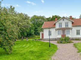 Awesome Home In deshg With Wifi, vakantiewoning in Ödeshög