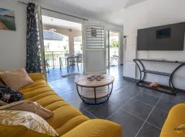 L'Anse Plage appartement 2 chambres avec spa à 200 m de la plage, jardin Privé et Parking
