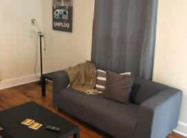Renovated Space Close To Downtown - A, hotel en Durham