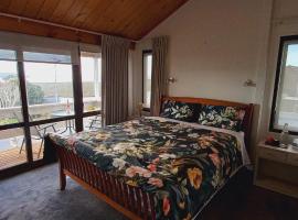 Auckland Beachview Homestay with free Netflix, Parking, מקום אירוח ביתי באוקלנד