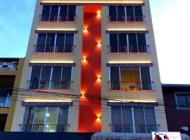 Apartamentos Avenida del malecón, frente al lago. Guatape