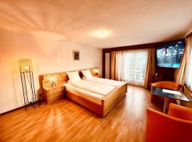Apartment with balcony and Panoramic Views of Alps, hotel v destinaci Klosters Serneus