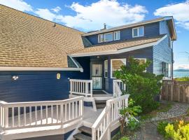New SANDY POINT 6 BEDS 3 BATHS BEACH HOUSE WITH AMAZING VIEWS, strandhotel in Ferndale