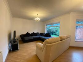 Cosy 3BR Home Close to Villa Park Castle Bromwich off the M6, holiday rental in Birmingham