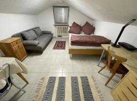 Comfortable apartment in commercial centre, lavprishotell i Unterhaching