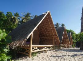 Redang Campstay Bamboo House, hotel na pláži v destinácii Redang Island