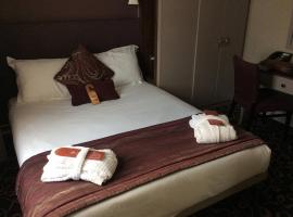 Adams Family Hotel, hotel v destinaci Leek