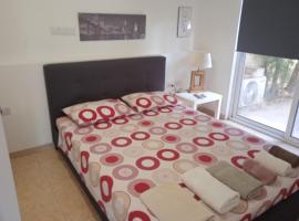 Nicosia rest and relax 1 bedroom apartment: Lefkoşa'da bir ucuz otel