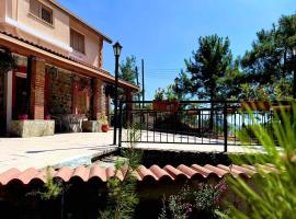 VILLA AURA by AgroHolidays, hotel sa Platres