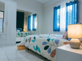 Modern Family Entire home fully guarded for 24 hours, hotel in Bacolod