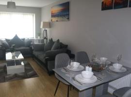 Coleridge house Private parking NETFLIX, hotel with parking in Swindon