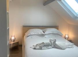 Superbe loft neuf - 1 chambre- face au Château -Netflix Canal Plus，色當的飯店