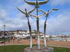 Seafront Sanctuary Ballycastle, íbúð í Ballycastle