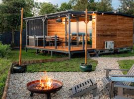 Tinyhouse with view to Balaton - Liliput Houses, hotel en Balatonakarattya