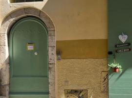 Backpackers, ostello a Antibes