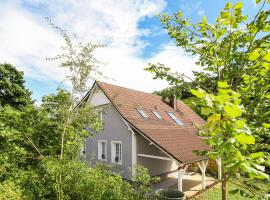 Pet Friendly Home In Hirtenberg With Kitchen, hotell med parkering i Hirtenberg